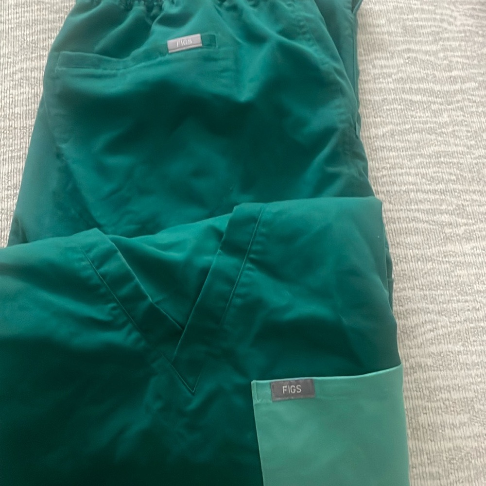 FIGS SCRUB SET GREEN